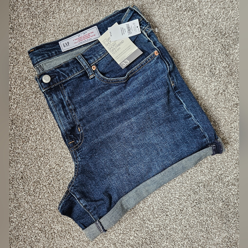 BNWT 33/16 Gap Mid Rise Girlfriend Short 4-6" Inseam